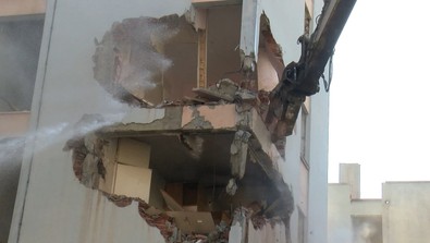 Bakırköy'de riskli yapılar İBB tarafından yıkılıyor - Resim : 1