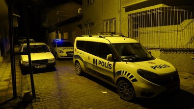 Kadınlar saç saça birbirine girdi! Olan polis memuruna oldu - Resim : 1