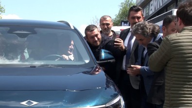 İçişleri Bakanı Süleyman Soylu, Atatürk Oto Sanayi Sitesi’nde ustalarla TOGG’u inceledi - Resim : 1