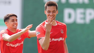 Fenerbahçe transferi bitirdi! Edin Dzeko’nun ardından bir golcü daha geliyor! Hafta içi imza atılacak - Resim : 2