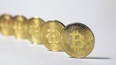 Dünyanın en büyük kripto para birimi bitcoin zirveye doymadı: 13 ayın en yükseğine ulaştı - Resim : 1