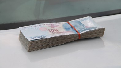 İnsanlık ölmemiş: Yolda bulduğu 1 deste parayı polise teslim etti - Resim : 2