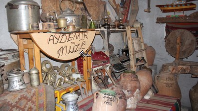 Sivas'ta atmaya kıyamadığı eşyalar için dahiyane bir çözüm buldu - Resim : 1