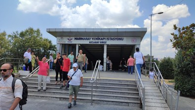 Marmaray Yenikapı İstasyonu'nda korkunç olay! 15 yaşındaki çocuk intihar etti - Resim : 1