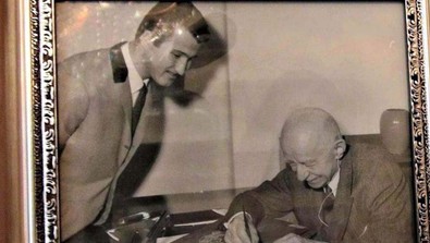 İsmet İnönü'den Zeki Müren'e birçok ismi giydirdi: 70'lerin 'Moda Kralı' Nail Yurdakul yaşamını yitirdi - Resim : 2