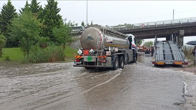 Kocaeli’de sağanak; alt geçit su ile doldu - Resim : 1