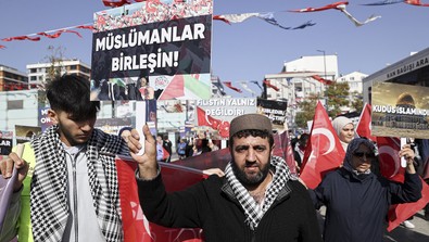 İstanbul'da Özgür Filistin Yürüyüşü' ne yoğun katılım! - Resim : 1
