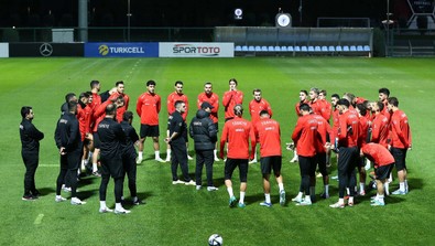 Son dakika | TFF duyurdu! İki futbolcu Almanya ve Galler maçı kadrosundan çıkarıldı - Resim : 1