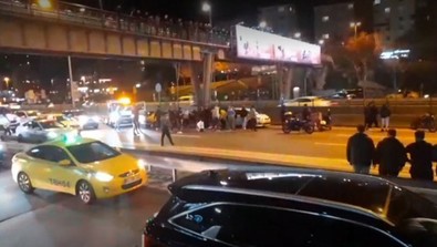 Kadıköy'de üst geçitten atlayan kişi ağır yaralandı - Resim : 1