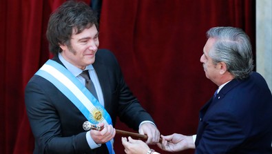 Arjantin'in yeni Devlet Başkanı Javier Milei, bugün düzenlenen yemin töreninin ardından göreve başladı - Resim : 1