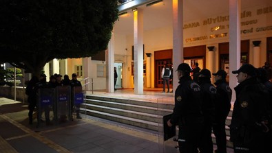 Adana Büyükşehir Belediyesi'ne rüşvet operasyonu! Çok sayıda gözaltı var - Resim : 1