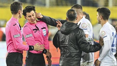 Hakem Halil Umut Meler’e yumruk atmıştı! Eski Ankaragücü Başkanı Faruk Koca hakim karşısına çıktı! Dava 28 Şubat'a ertelendi: İşte ilk savunması - Resim : 1