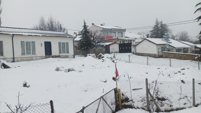 Eskişehir'in yüksek kesimlerinde kar yağışı etkili oldu - Resim : 1