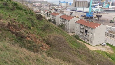 Balıkesir'de yürüyüş yapan vatandaşlar göründe gözlerine inanamadı. Yeni yapılan seyir terasındaki manzaranın ardından acilen inceleme başlatıldı - Resim : 1