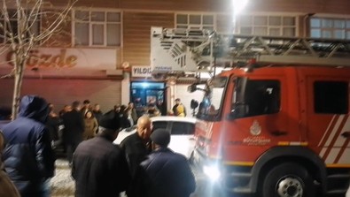 Silivri'de korkutan bina yangını! 5 katlı binanın 3'ncü katında çıkan yangın ekipler tarafından kontrol altına alındı - Resim : 1