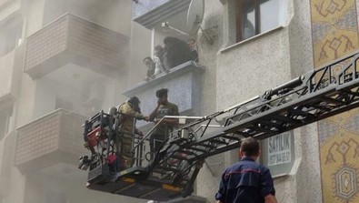 İstanbul'un göbeğinde yangın paniği: Can pazarı yaşandı - Resim : 1