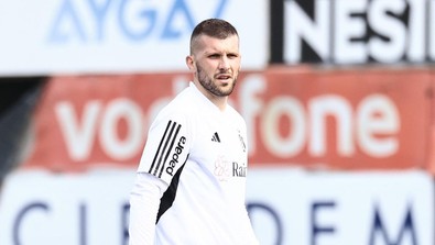 Beşiktaş’ın Gaziantep FK maçı kamp kadrosu belli oldu! 4 eksik var, bir futbolcuyu Santos kadroya almadı! İşte kamp kadrosu - Resim : 1
