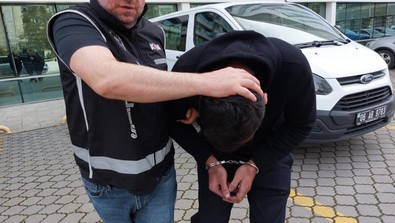 Silah kaçakçılığı yapan 5 kişi yakalandı, 1'i tutuklandı! - Resim : 1