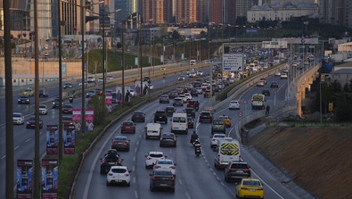 9 günlük bayram tatili başladı: Yollarda trafik nasıl? İşte yollardaki son durum! Akın akın adeta göç ediyorlar! - Resim : 1