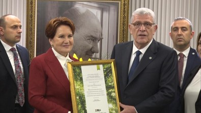 İYİ Parti’de devir teslim töreni yapıldı! Genel Başkan seçilen Müsavat Dervişoğlu, görevi Meral Akşener’den devraldı - Resim : 1