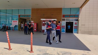 Bursa'da İlçe Jandarma ekipleri kaçak göçmenlere göz açtırmıyor! 11 Suriye uyruklu kaçak göçmen yakalandı! - Resim : 2