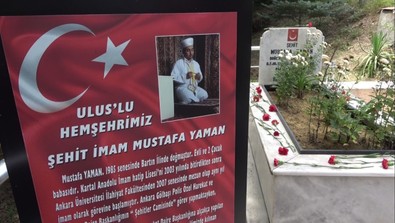 Yıllardır cebinde taşıyor! Şehit oğlundan kalan tek hatıra! - Resim : 2