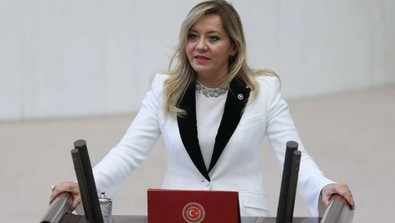 İYİ Parti'de yaprak dökümü devam ediyor: Bir isim daha partiden istifa etti! - Resim : 1