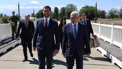 Türkiye- Ermenistan sınırında kritik görüşme! Dışişleri Bakanlığı'ndan açıklama! Normalleşme sürecinde yeni adım! - Resim : 2