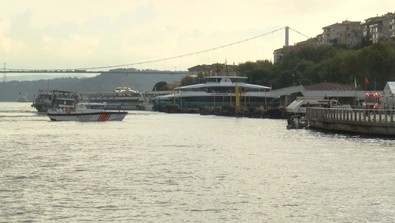 Üsküdar Sahilinde panik anları! Genç kadın denize düştü! Kısa süre içinde gözden kayboldu! Arama çalışmaları devam ediyor - Resim : 1