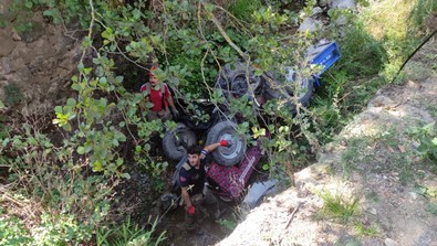 Bursa'da feci kaza! Traktör dere yatağına uçtu! Sürücü feci şekilde can verdi - Resim : 2