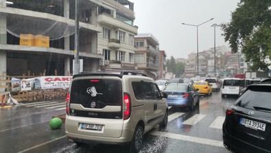 Kırklareli’nde şiddetli sağanak! Vatandaş yağmura hazırlıksız yakalandı - Resim : 1