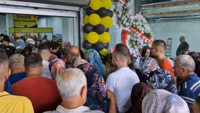 Markette indirim izdihamı! Vatandaşlar ezilmekten son anda kurtuldu! - Resim : 1