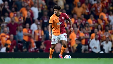 Galatasaray'ın eski Fenerbahçeli Batshuayi'nin 1 gol attığı maçta yeni Fred'i sahneye çıktı! İş artık Okan Buruk'ta - Resim : 1