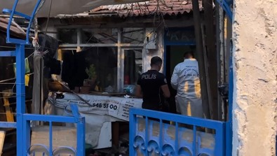 Avcılar’da feci olay! Ailesi haber alamayınca evine gitti! Bir çocuk genç adam evinde ölü bulundu - Resim : 2