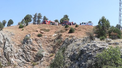 Denizli'de katliam gibi kaza! Otomobil uçuruma yuvarlandı! Feci kazada çok sayıda ölü - Resim : 1