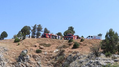 Denizli'de katliam gibi kaza! Otomobil uçuruma yuvarlandı! Feci kazada çok sayıda ölü - Resim : 2