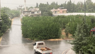 Mersin'de şiddetli sağanak yağmur! Toroslardan sahile kadar yağış etkili oldu - Resim : 1