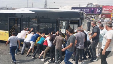 Avcılar'da İETT otobüsü kaza yaptı! - Resim : 2