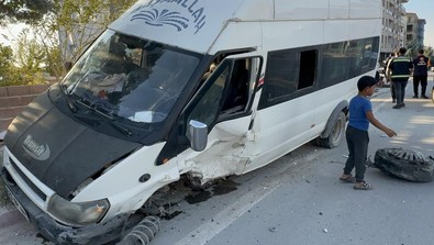 İşçi servisi kaza yaptı: Çok sayıda yaralı var - Resim : 1