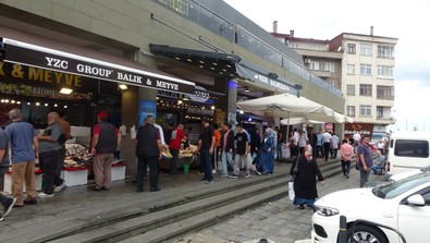 Denizlerde av yasağı son buldu! Hamsi ve palamut tezgahlarda yerini aldı - Resim : 1