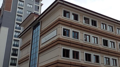 Okulda şüpheli ölüm! 4. kattan düşerek can verdi - Resim : 1