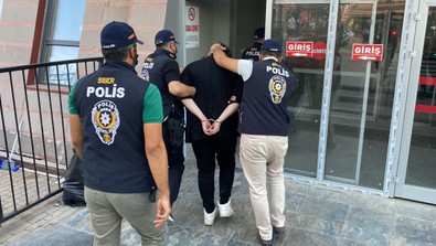 Reşit olmayan genç kızı sosyal medyada taciz eden fenomen tutuklandı - Resim : 2