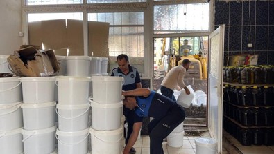 Vatandaşa yedireceklerdi, ekipler harekete geçti: 6,5 ton imha edildi! - Resim : 1