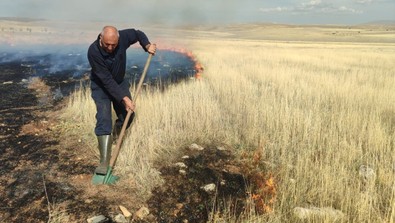 Malatya'da korkutan anız yangını! 2 bin dekar alan yandı - Resim : 1