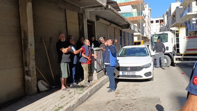 Antalya'da yaşadığı yerden 10 kamyon çöp çıktı. O sırada söyledikleri şaşkına çevirdi - Resim : 2