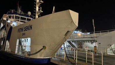 İzmir'de feribot iskeleye çarptı: Yaralılar var - Resim : 1
