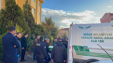 Niğde'de iki sevgilinin şüpheli ölümü! Apartman dairesinde cansız bedenleri bulundu - Resim : 1