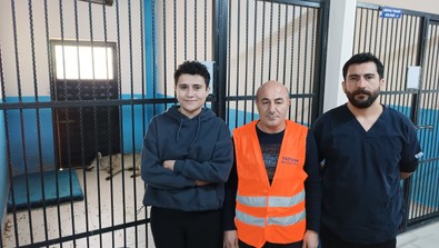 Bitlis'in yol kenarında yaralı halde bulundu. Doğanın vahşi yırtıcısı yeniden salınacak - Resim : 1