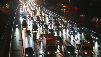 İstanbul'da trafik yoğunluğu yüzde 80'e ulaştı - Resim : 1