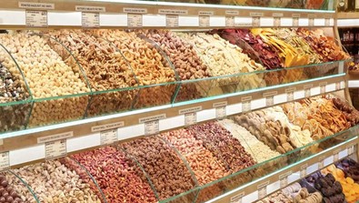 Mısır Çarşısı'nda yılbaşı yoğunluğu: Kuruyemiş fiyatları dudak uçuklattı! - Resim : 1